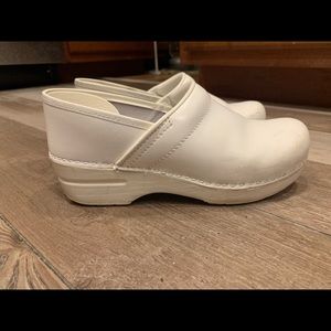 Dansko Professional White Size 39